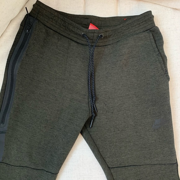 Nike Pants - Dark green Nike sweatpants